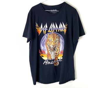 Def Leppard Black Short Sleeve Graphic Band Tee